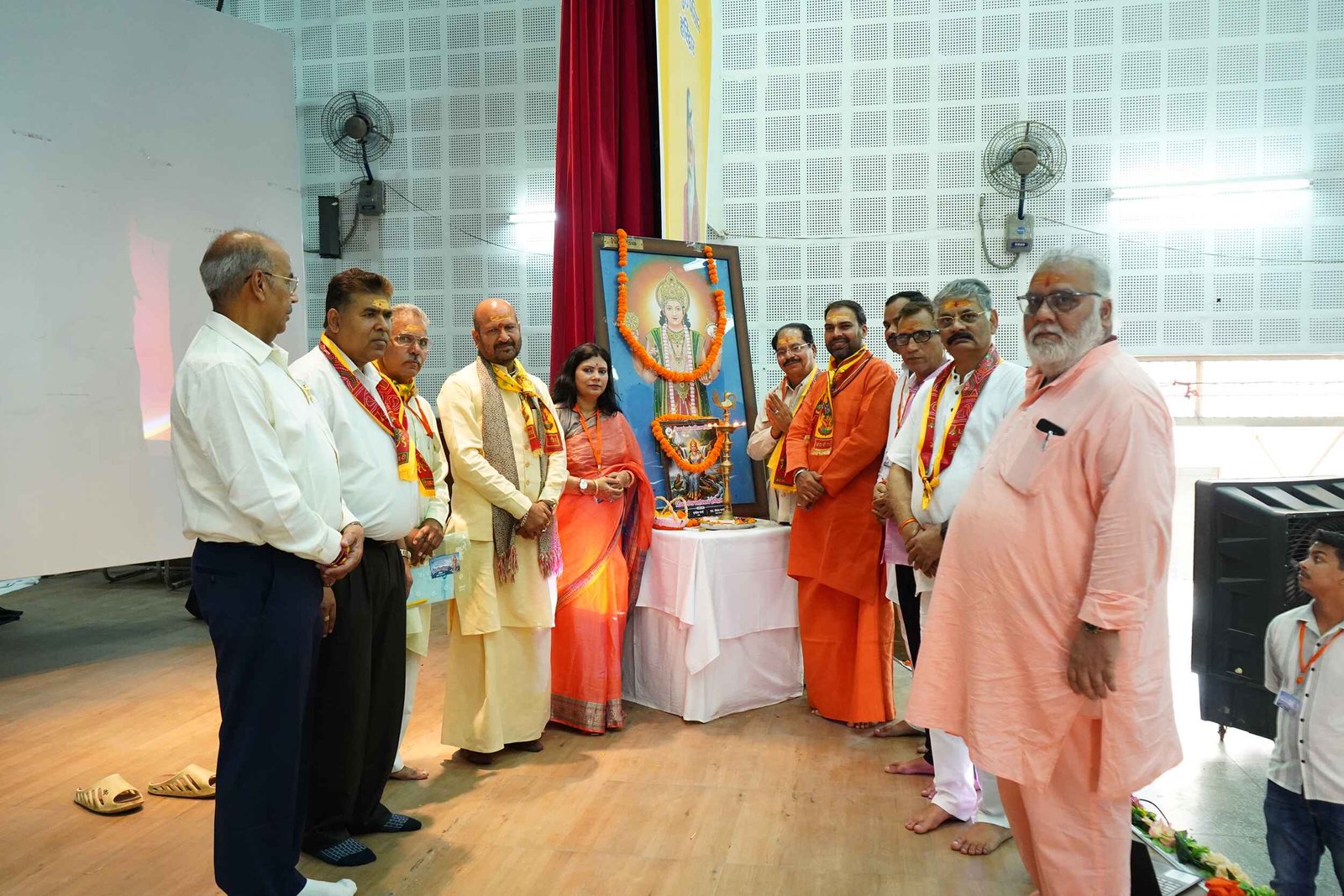 Crowd of worshippers offering prayer at Har Ki Pauri Ghat during evening Ganga Aarti in Haridwar